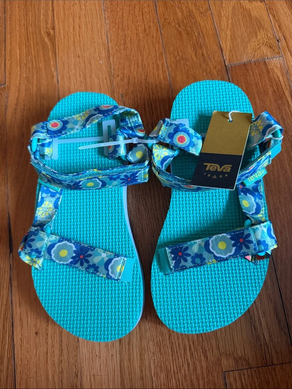 NWT Teva Sandals